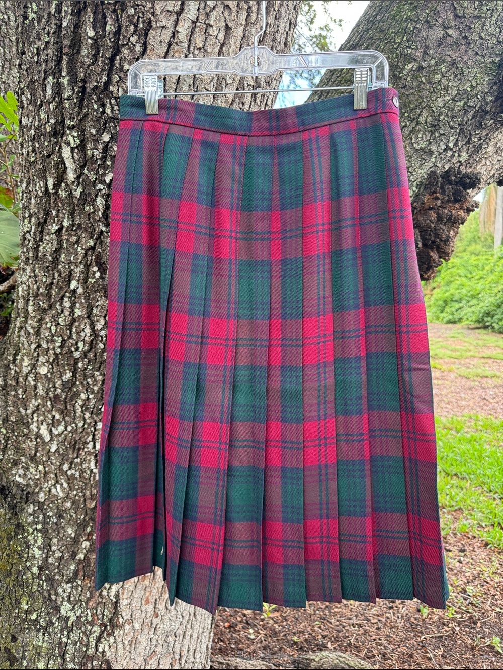 Vintage Pitlochry 100% Pure Wool  Pleated Red Blue Green Plaid Skirt.Size 12
